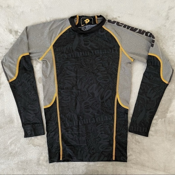 DeMarini Fitted Long Sleeve Mock Neck Active Shirt Black Print Size Medium - Picture 2 of 8